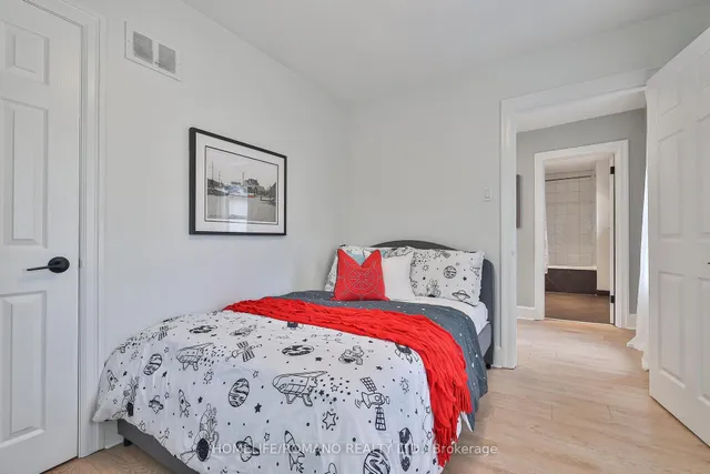 Additional image 33 of 542 Deloraine Ave