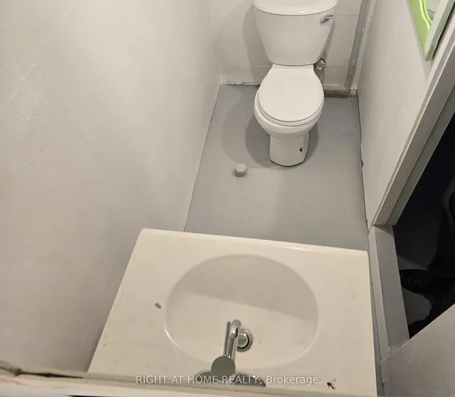 Additional image 16 of 36 Beechwood Ave