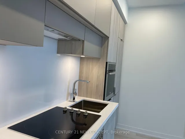 Additional image 4 of 39 roehampton Ave Unit 1204