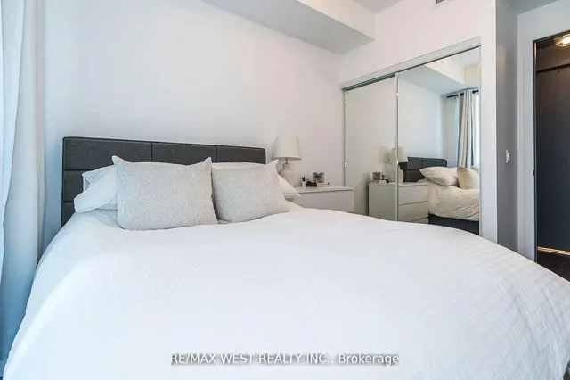 Additional image 8 of 10 Park Lawn Rd Unit 1705