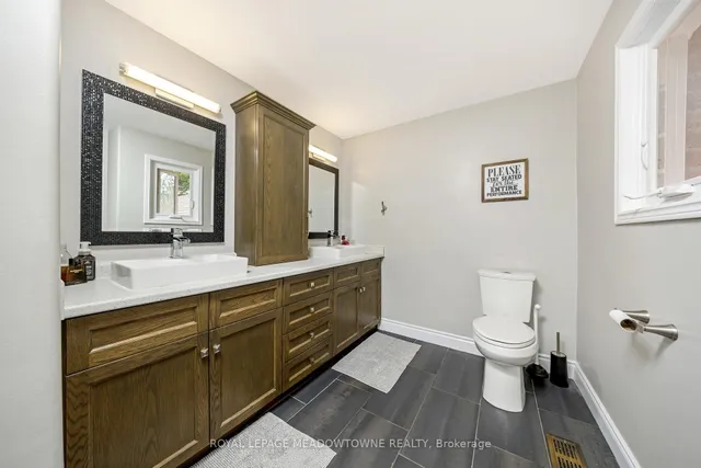 Additional image 25 of 400 Devonshire Terr