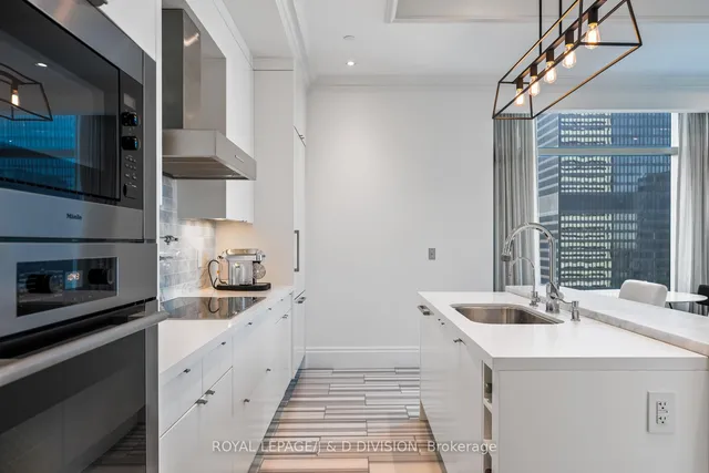 Additional image 15 of 311 Bay St Unit 3805