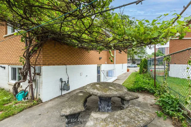 Additional image 40 of 18 Renner Crt