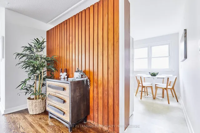 Additional image 20 of 130 Porchester Dr