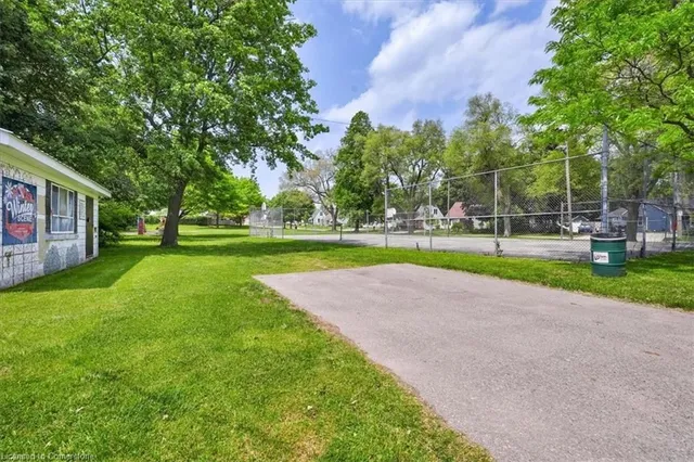 Additional image 40 of 39 Brant Cres