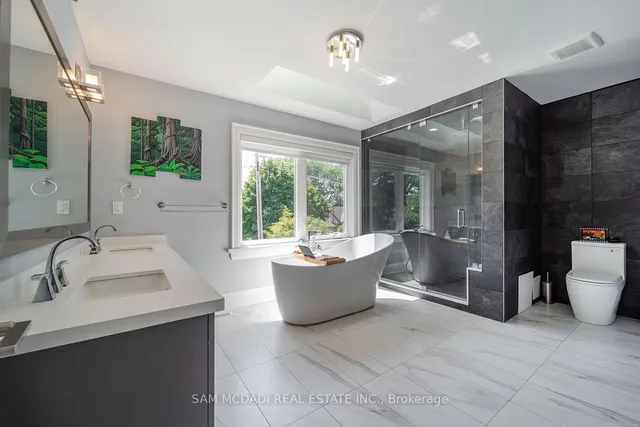 Additional image 19 of 2163 Deyncourt Dr