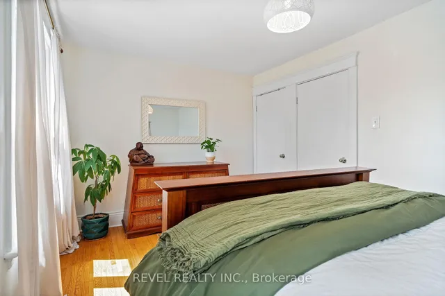 Additional image 39 of 33 Holton Ave