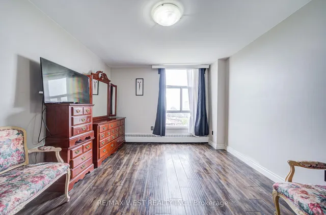 Additional image 35 of 44 Longbourne Dr Unit 606