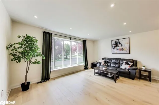 Additional image 4 of 28 Munford Cres