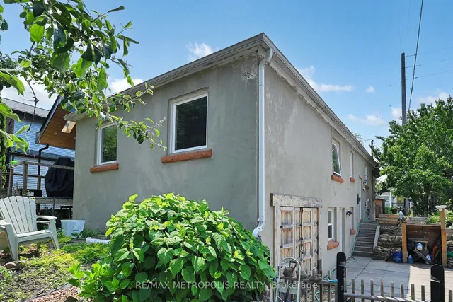 Additional image 45 of 982 Cosburn Ave