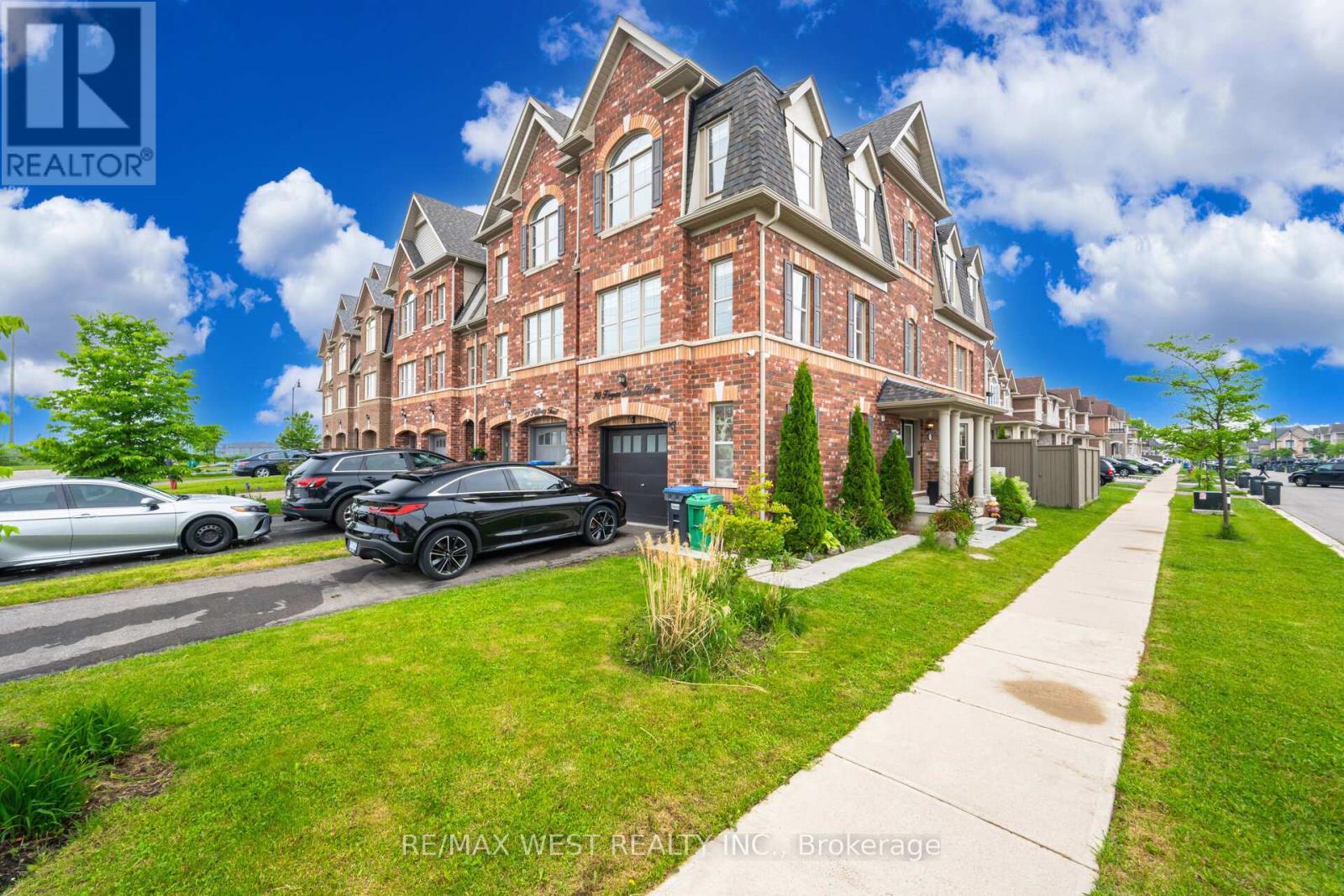 70 HOGAN MANOR DRIVE|Brampton (Northwest Brampton), Ontario L7A4V3
