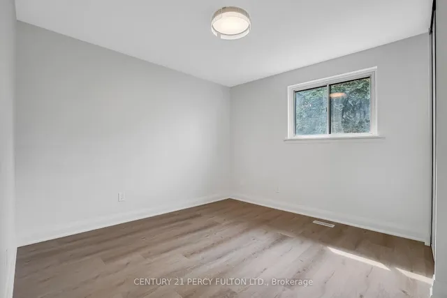 Additional image 17 of 33 Pettibone Sq