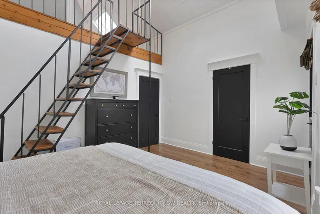 Additional image 23 of 17 Queensbury Ave