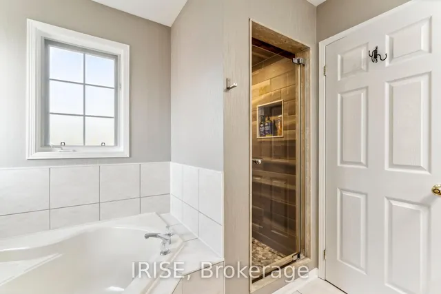 Additional image 23 of 40 Baccarat Cres