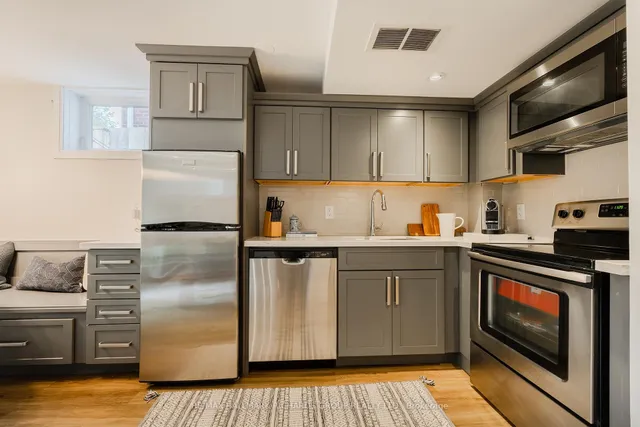 Additional image 18 of 90 Birchmount Rd