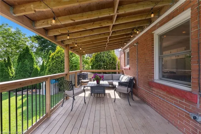 Additional image 29 of 623 Queensdale Ave