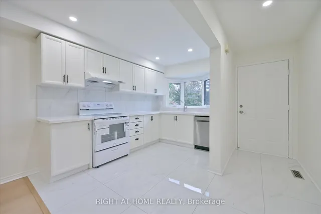 Additional image 2 of 5023 Northern Lights Circ