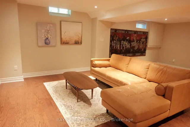 Additional image 32 of 385 Ambleside Dr