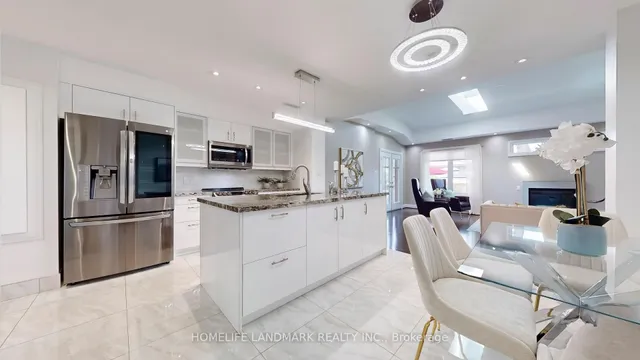 Additional image 13 of 12 Carousel Crt