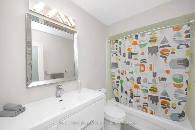 Additional image 15 of 28 Victoria Ave Unit 102