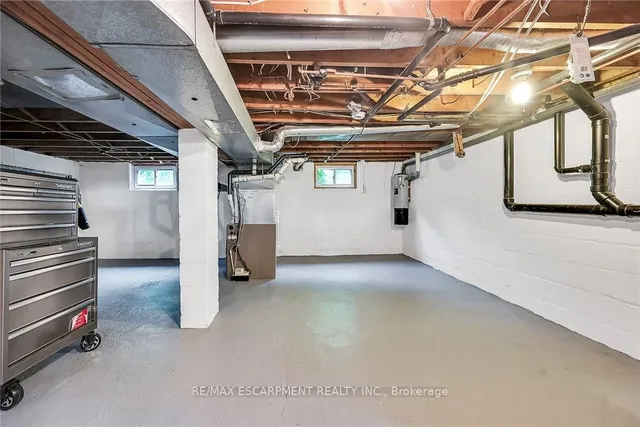 Additional image 27 of 2439 Wilson St