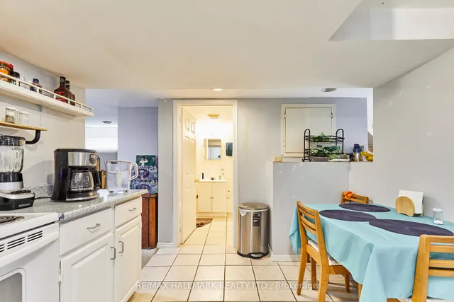 Additional image 31 of 121 Magnolia Ave