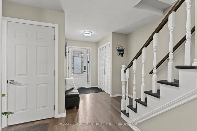 Additional image 5 of 64 Athenia Dr