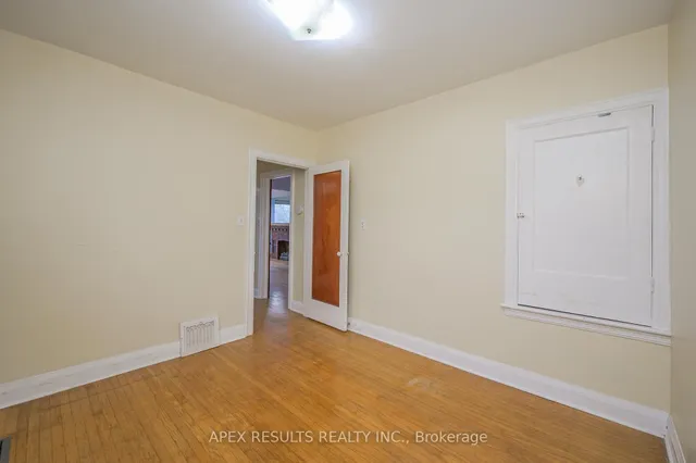 Additional image 20 of 39 Strathearne Ave