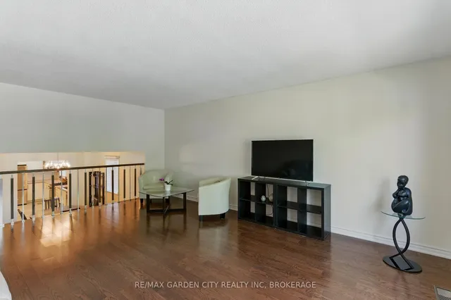 Additional image 11 of 101 Winter Gardens Tr