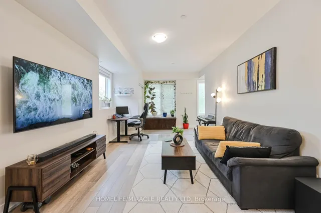 Additional image 11 of 256 ROYAL YORK Rd Unit 114