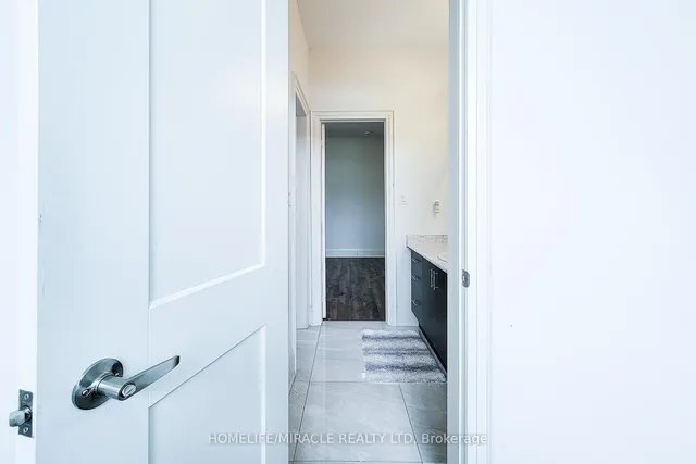 Additional image 40 of 205 Agro St