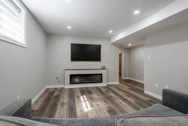 Additional image 35 of 979 Garden Lane