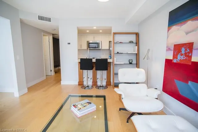 Additional image 16 of 10 Ellen St Unit 303