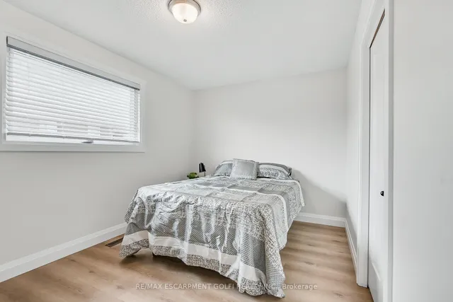 Additional image 23 of 38 Pinewoods Dr