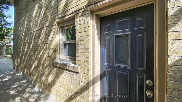 Additional image 2 of 12 Carousel Crt