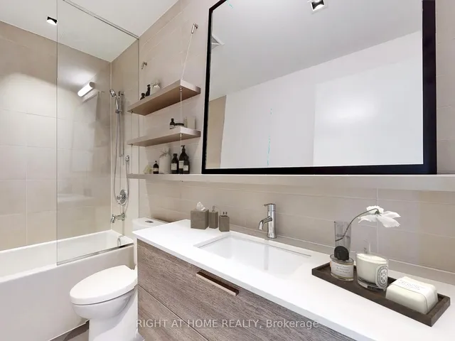 Additional image 15 of 501 Adelaide St Unit 802