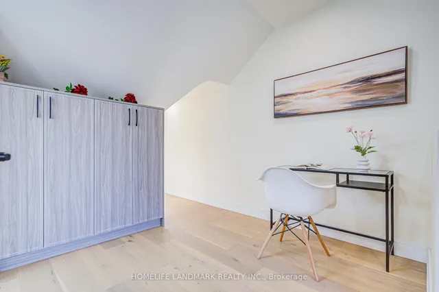 Additional image 35 of 219 Logan Ave