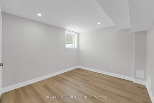 Additional image 39 of 207 Winnett Ave