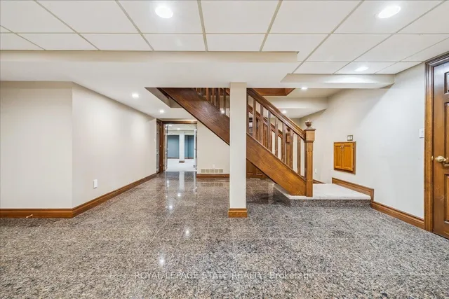 Additional image 34 of 7 Lakegate Dr