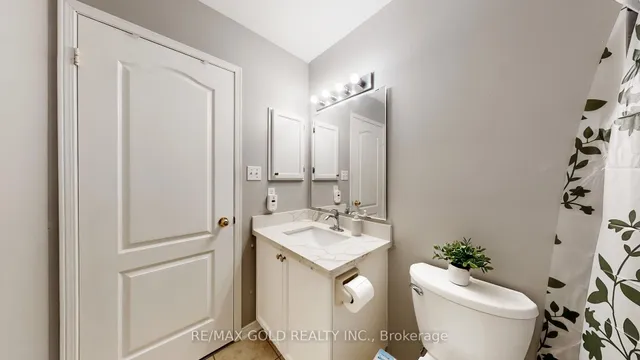 Additional image 36 of 64 Sweet Clover Cres