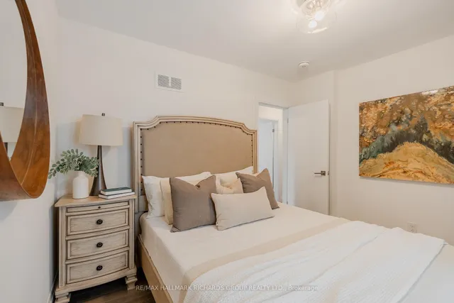 Additional image 12 of 90 Birchmount Rd