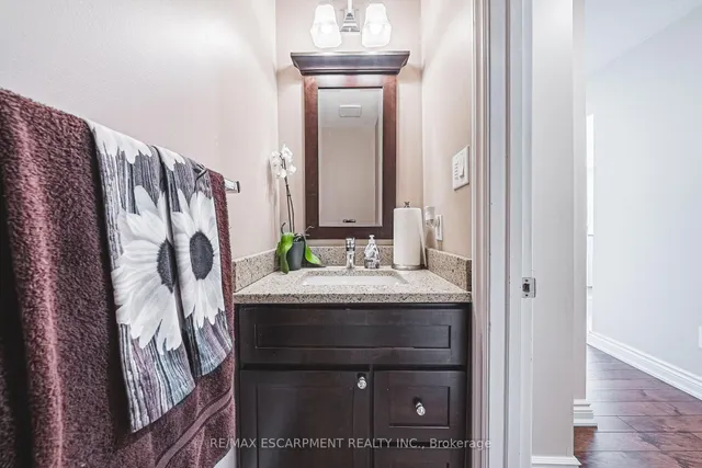 Additional image 19 of 2 Antoinette Crt