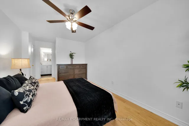 Additional image 30 of 19 Nisbet Blvd