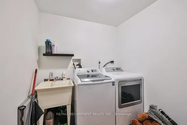 Additional image 40 of 19 Deerpark Cres