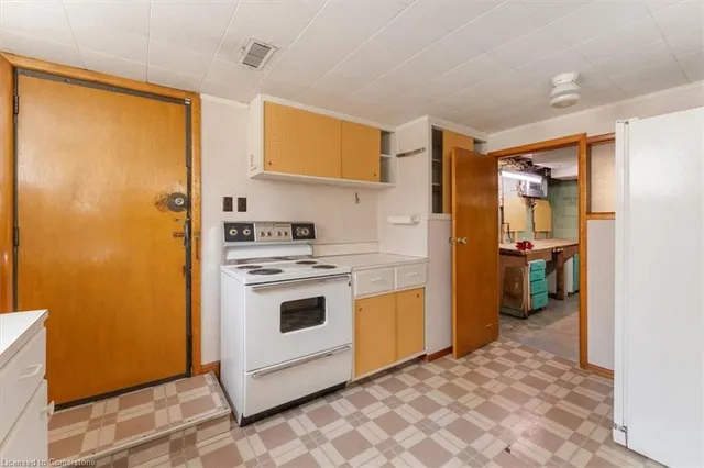 Additional image 30 of 161 Howard Ave