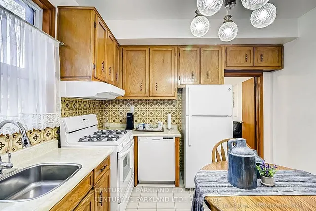 Additional image 12 of 114 Eaton Ave