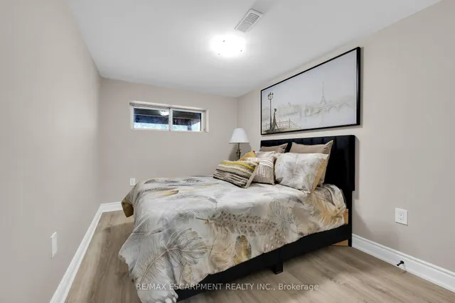 Additional image 31 of 944 Concession St