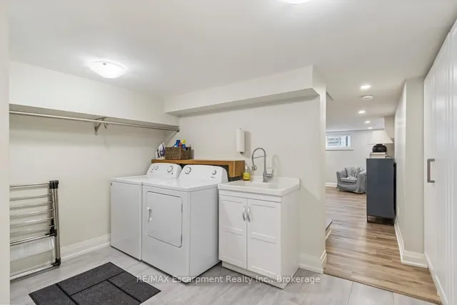 Additional image 6 of 2109 Wellington Ave