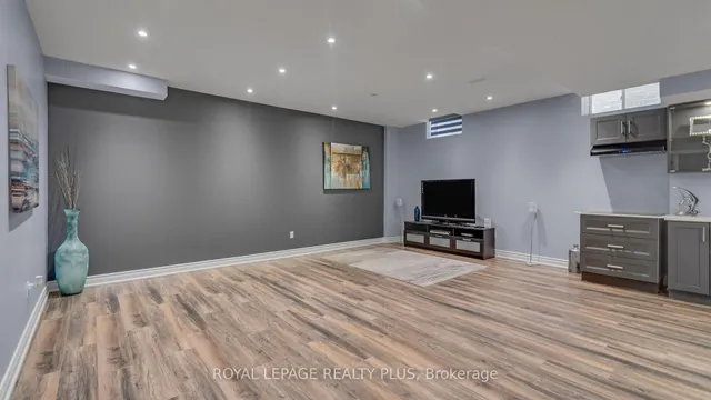 Additional image 40 of 3129 Parsonage Cres