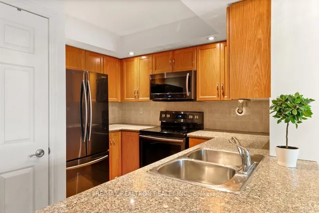 Additional image 2 of 250 Wellington St Unit 1232